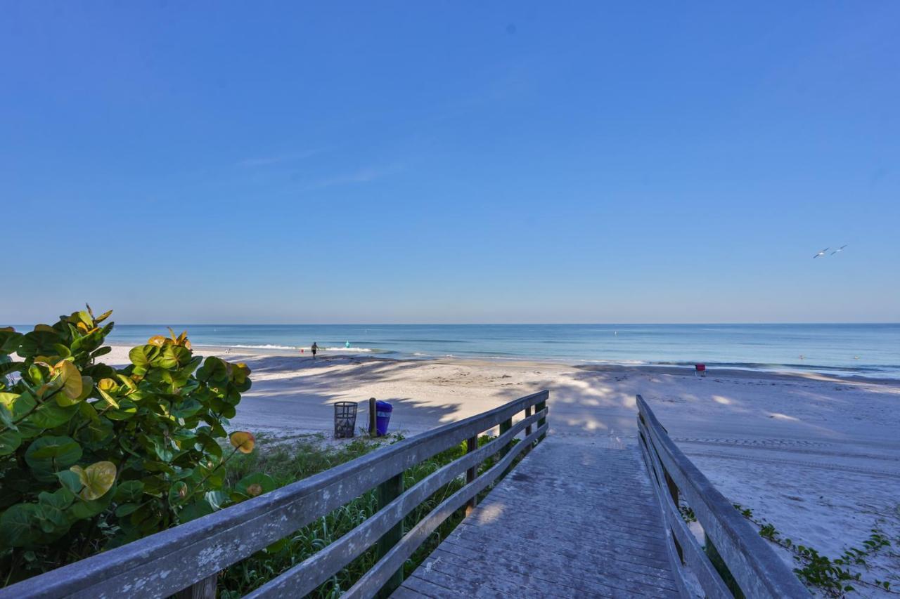 100 Steps To Beautiful Indian Rocks Beach, Oceanside, 2 Bedroom Updated Condo Clearwater Beach Exterior foto